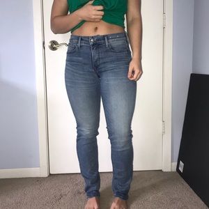 Never Worn Express light Wash size 6 jeans